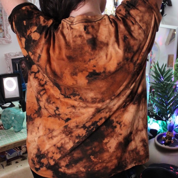 Upcycled Metallica bleached t-shirt - Picture 8 of 8